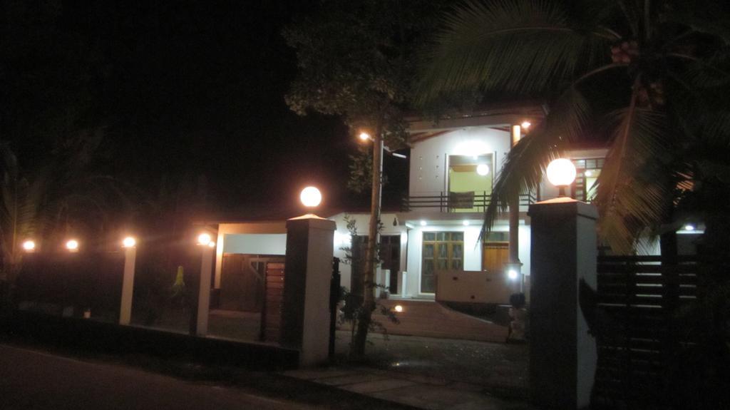 The Breeze Pinnawala Pinnawala  Exterior photo